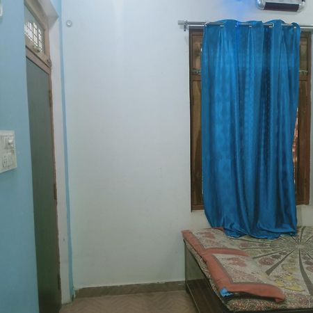 Saksham Guest House Jhusi Exterior photo